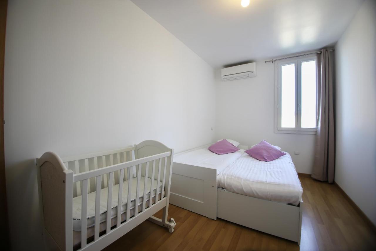 Maison Tendance Avec Jardin, Centre Village, Alpilles, Familles Eyragues Luaran gambar